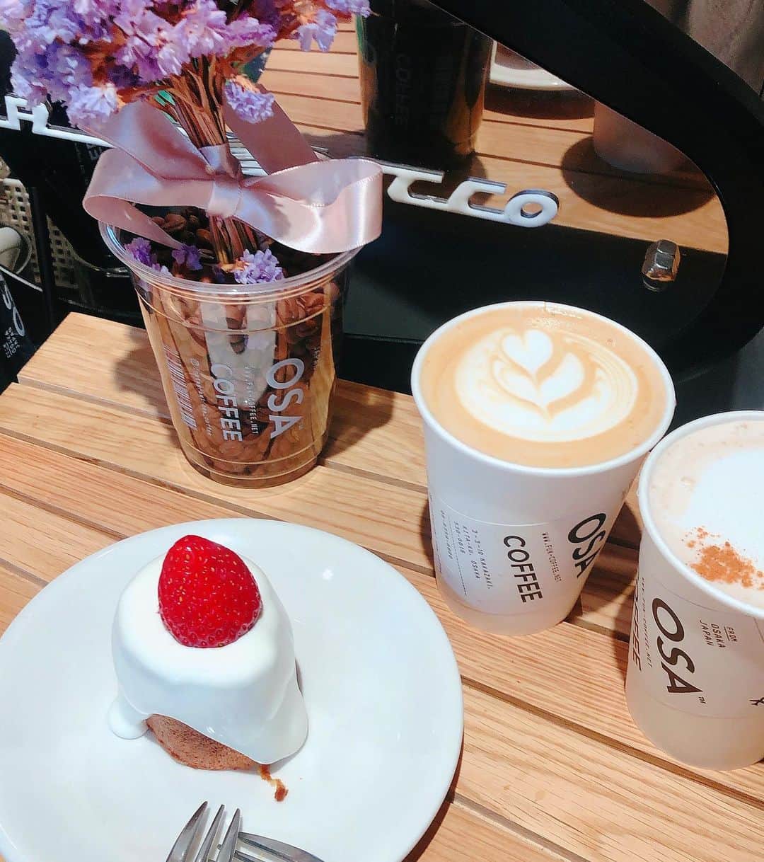 近藤夏奈のインスタグラム：「﻿ キャンドルケーキ初めて食べた🕯🌿﻿ おいしかった💗💗﻿ .﻿ .﻿ ﻿ ﻿ 🚩中崎町カフェ﻿ @osa_coffee  #時差投稿#osacafe#キャンドルケーキ﻿ ﻿ ﻿ ﻿ ﻿」