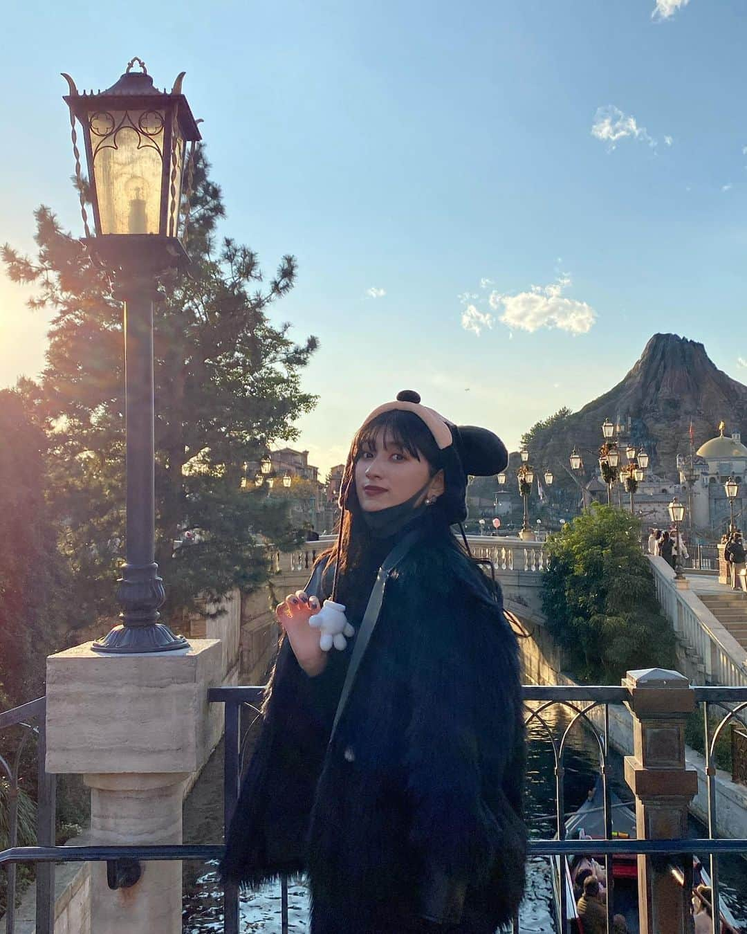 梶川愛美さんのインスタグラム写真 - (梶川愛美Instagram)「Favorite place in Palazzo Canals 🥂  景色が本当に綺麗なんです……  #disneysea #disneyseatokyo #palazzocanal #disneygram #disneychristmas #ディズニーシー #パラッツォカナル」12月27日 21時36分 - kajikawa_manami