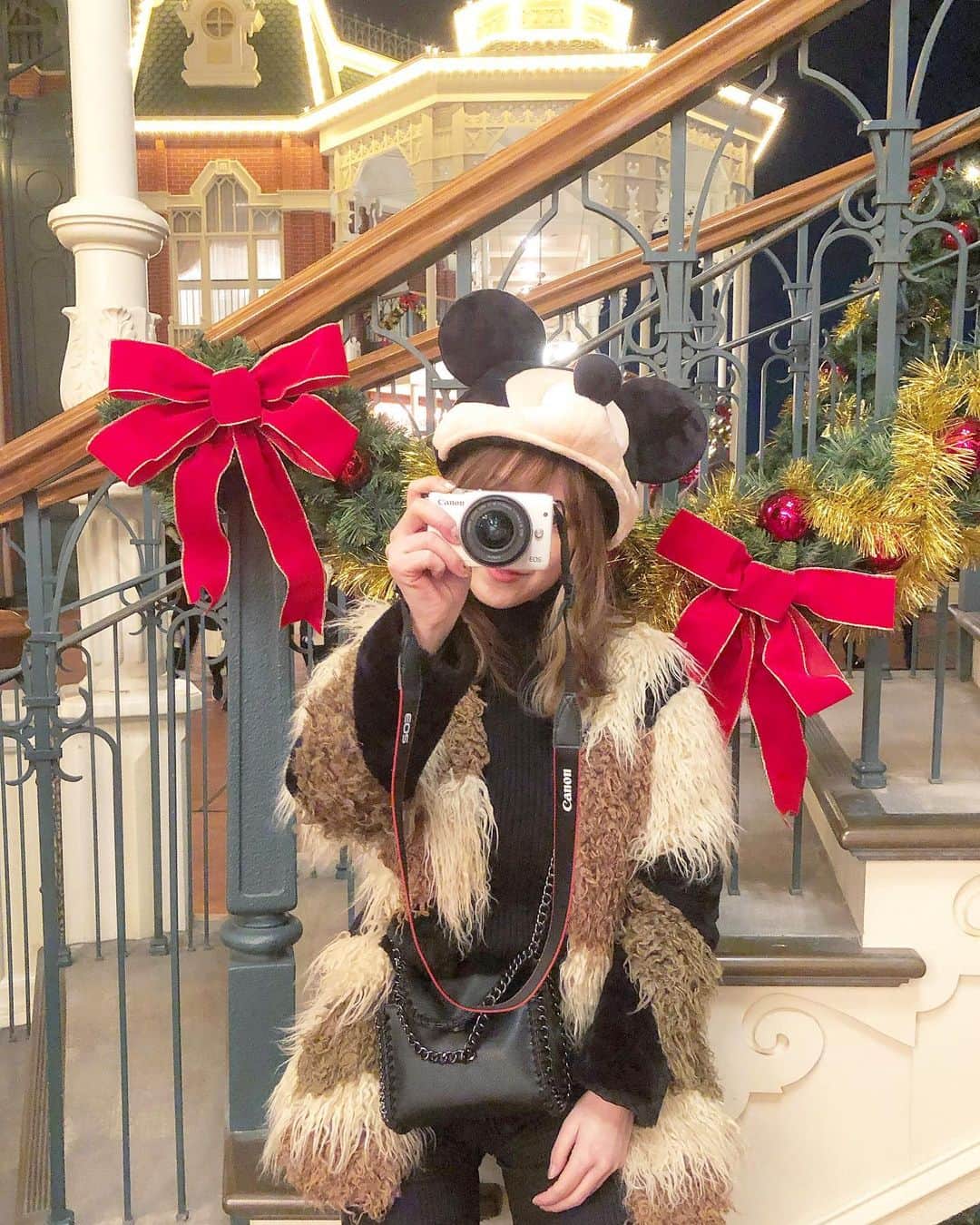 渡邉優さんのインスタグラム写真 - (渡邉優Instagram)「🎅﻿ ﻿ ﻿ ﻿ ﻿ もうクリスマスは終わって﻿ 一気にお正月気分ですね🎍✨﻿ ﻿ クリスマスって一年で一番好きなイベント！﻿ 寒くなってきたこの感じも嫌いじゃない🤔笑﻿ ﻿ ﻿ 2020年残りわずかですが﻿ 怠けず頑張るぞー！！！﻿ ﻿ ﻿ ﻿ ﻿ #disney」12月27日 21時47分 - yu_watanabe_
