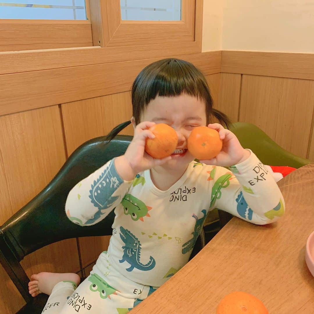 シン・ジスのインスタグラム：「어마어마한 녀석 말을 잇지 못하겠다 언넝 커라 같이 회나 먹게」