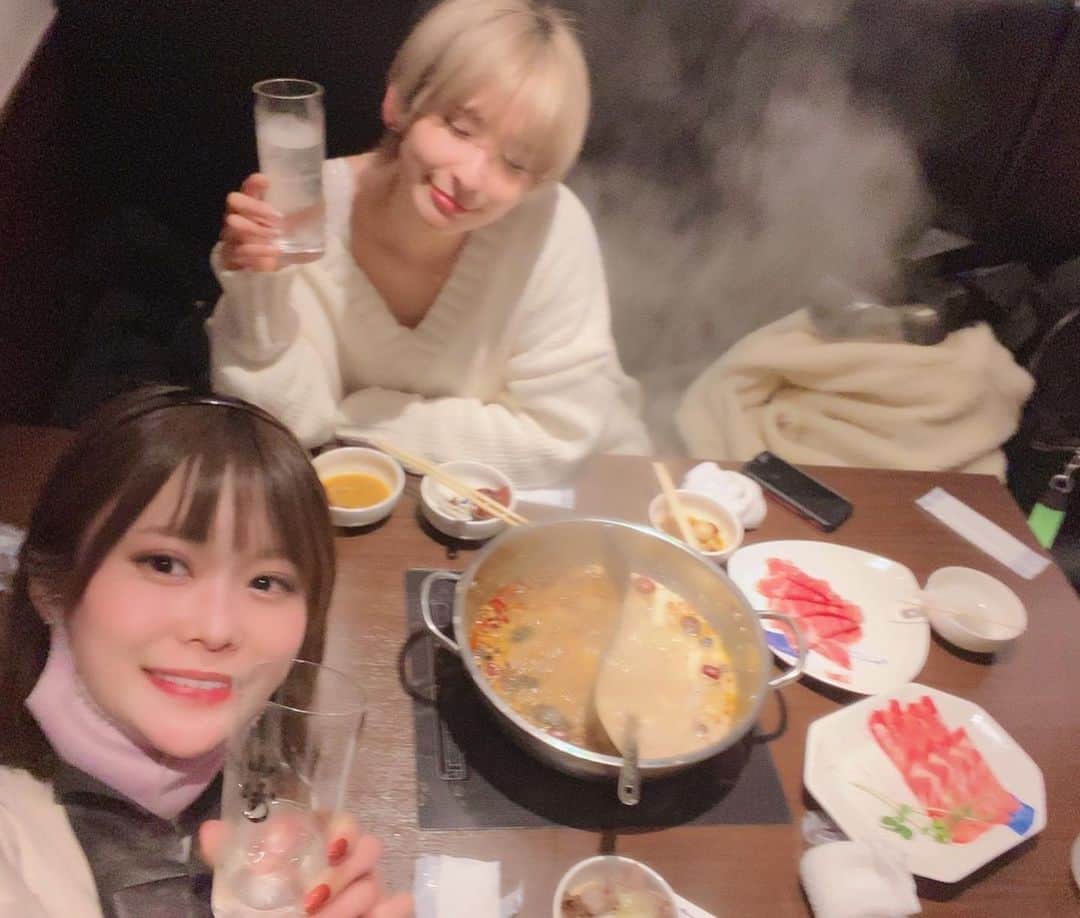 有馬綾香のインスタグラム：「ニュータイプ撮影会 有馬記念、スナックぱん ありまとうございましたーー！！ 火鍋して帰りです。 お疲れ様でした！  毎年年末にこうして有馬党員と会えてわいわいできる幸せ😇💕」