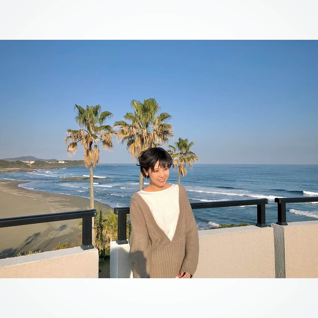 ryo0809appleさんのインスタグラム写真 - (ryo0809appleInstagram)「#coordinate ・ ・ ・ 暖かくてニットで十分だった宮崎😌💕 寒いの苦手🥶暖かさが恋しいです😭 ・ ・ この日は洋服は全部 @coca_official_store だった◡̈ ・ ・ ・ #coca_code  #uniqlo #ユニクロ #ユニクロシューズ #コンフィールタッチラウンドシューズ  #hayni #ヘイニ  #服記録 #プチプラコーデ #プチプラ #プチプラファッション #ママコーデ #ママファッション #アラフォーコーデ #40代コーデ #アラフォーママ #高身長コーデ #高身長女子 #先日のコーデ #kaumo_fashion #locari #ponte_fashion #mineby3mootd #ママスタ冬コーデ #カジュアルコーデ #先日のコーデ #いつコ」12月27日 22時04分 - ryo0809apple