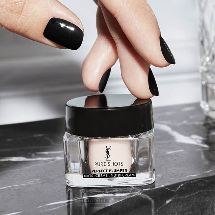 Yves Saint Laurent Beautyさんのインスタグラム写真 - (Yves Saint Laurent BeautyInstagram)「It's easy to get your hands on rewards, when you join the YSL Beauty Rewards Club. Check out  www.yslbeauty.com, to get to the top of the list, earn points and redeem your rewards, like:  PURE SHOTS PERFECT PLUMPER MINI #yslbeauty #perfectplumper #pureshots #rewardsclub」12月27日 21時58分 - yslbeauty