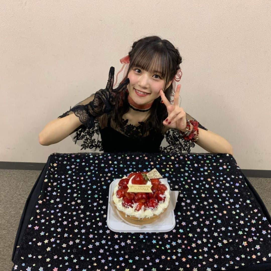 Juice=Juiceさんのインスタグラム写真 - (Juice=JuiceInstagram)「🎂﻿ ﻿ 🎊Happy Birthday🎊﻿  23歳﻿ ﻿ ﻿ &﻿ ﻿ ﻿ ✨セカンド写真集「ラヴリネス...」発売✨﻿ ﻿ ﻿ #juicejuice ﻿ #稲場愛香 ﻿」12月27日 22時06分 - juice_juice_official