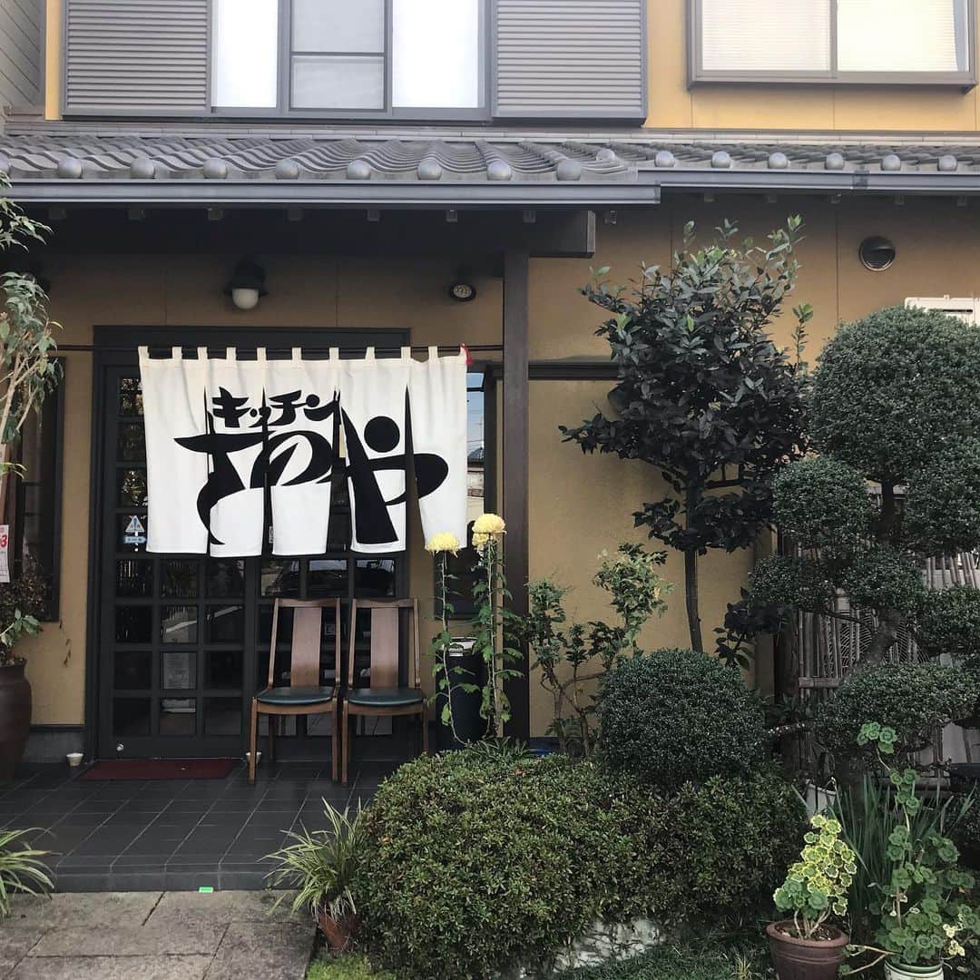 静岡グルメ情報さんのインスタグラム写真 - (静岡グルメ情報Instagram)「・ ちょうどいいと言えばそうなる ・ この頃胃がバカになってる ・ デカ盛りで苦しくなる幸せを知ってしまった🥳 ・  #静岡グルメ #静岡ランチ #パン🥐  #静岡 #静岡市街中ランチ #ラーメン🍜 #おすすめカフェ☕️#静岡市パン屋 #デザート #スイーツ🍰 #駿河区おすすめランチ  #葵区ランチ #静岡市ランチ #静岡市グルメ #静岡市カフェ #静岡市 #食通 ・ ・ 静岡市の食通さんと繋がりたい 情報交換求む  もっと美味しい店知りたい ・ #followme #eat #grumet #food #cafe #lunch  #Shizuoka #japan #japan food」12月27日 22時20分 - syokutsuu_itete_in_shizuoka
