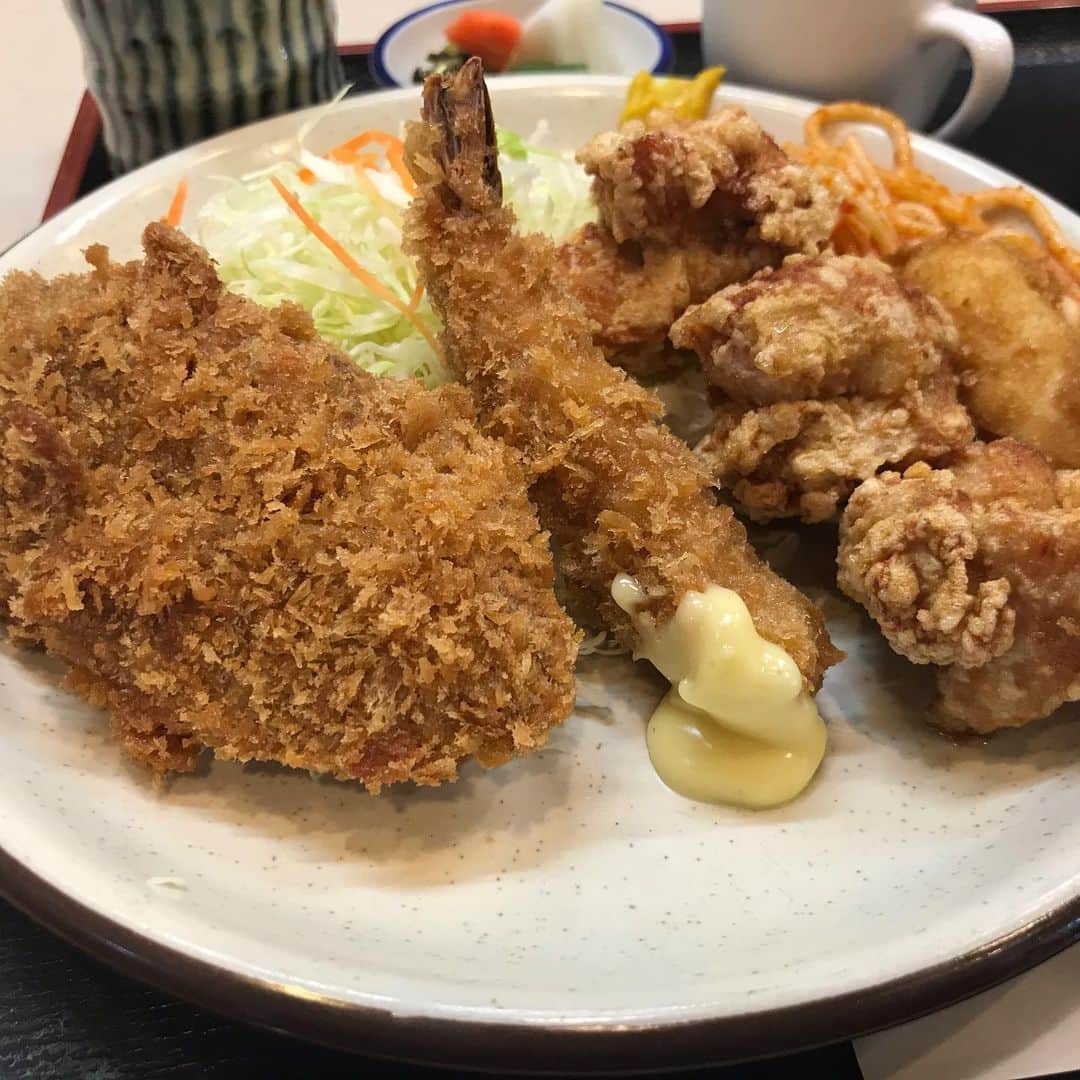 静岡グルメ情報さんのインスタグラム写真 - (静岡グルメ情報Instagram)「・ ちょうどいいと言えばそうなる ・ この頃胃がバカになってる ・ デカ盛りで苦しくなる幸せを知ってしまった🥳 ・  #静岡グルメ #静岡ランチ #パン🥐  #静岡 #静岡市街中ランチ #ラーメン🍜 #おすすめカフェ☕️#静岡市パン屋 #デザート #スイーツ🍰 #駿河区おすすめランチ  #葵区ランチ #静岡市ランチ #静岡市グルメ #静岡市カフェ #静岡市 #食通 ・ ・ 静岡市の食通さんと繋がりたい 情報交換求む  もっと美味しい店知りたい ・ #followme #eat #grumet #food #cafe #lunch  #Shizuoka #japan #japan food」12月27日 22時20分 - syokutsuu_itete_in_shizuoka
