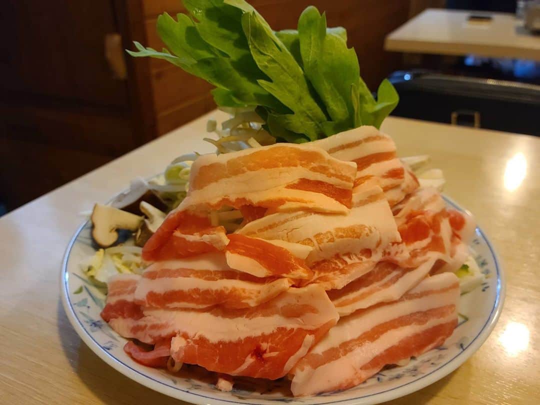 松本康太さんのインスタグラム写真 - (松本康太Instagram)「『味噌ちゃんこ鍋』浅草にある美味しいちゃんこ鍋が食べれる「ちゃんと亭」というお店o(^o^)o　  #東京#下町#下町グルメ#ちゃんこ鍋#ちゃんと亭#味噌ちゃんこ鍋#浅草#レギュラー松本#あるある探険隊#豚バラ」12月27日 22時23分 - aruarutankentai.matsumoto