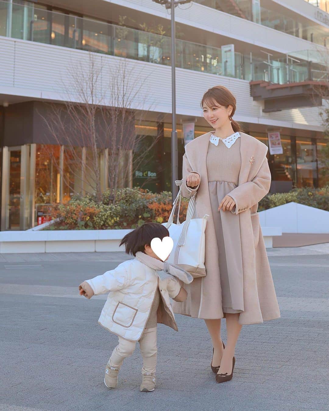 中田絵里奈さんのインスタグラム写真 - (中田絵里奈Instagram)「. クリスマスが終わったら一気に年末感🎍 やることリストはまだまだ残ってるけど このバタバタ感も結構すきだったり…🥳 . とにかく体調第一で元気に過ごしましょう♡  . . #師走 #今日のコーデ #親子コーデ #ベージュコーデ」12月27日 22時24分 - erinanakata