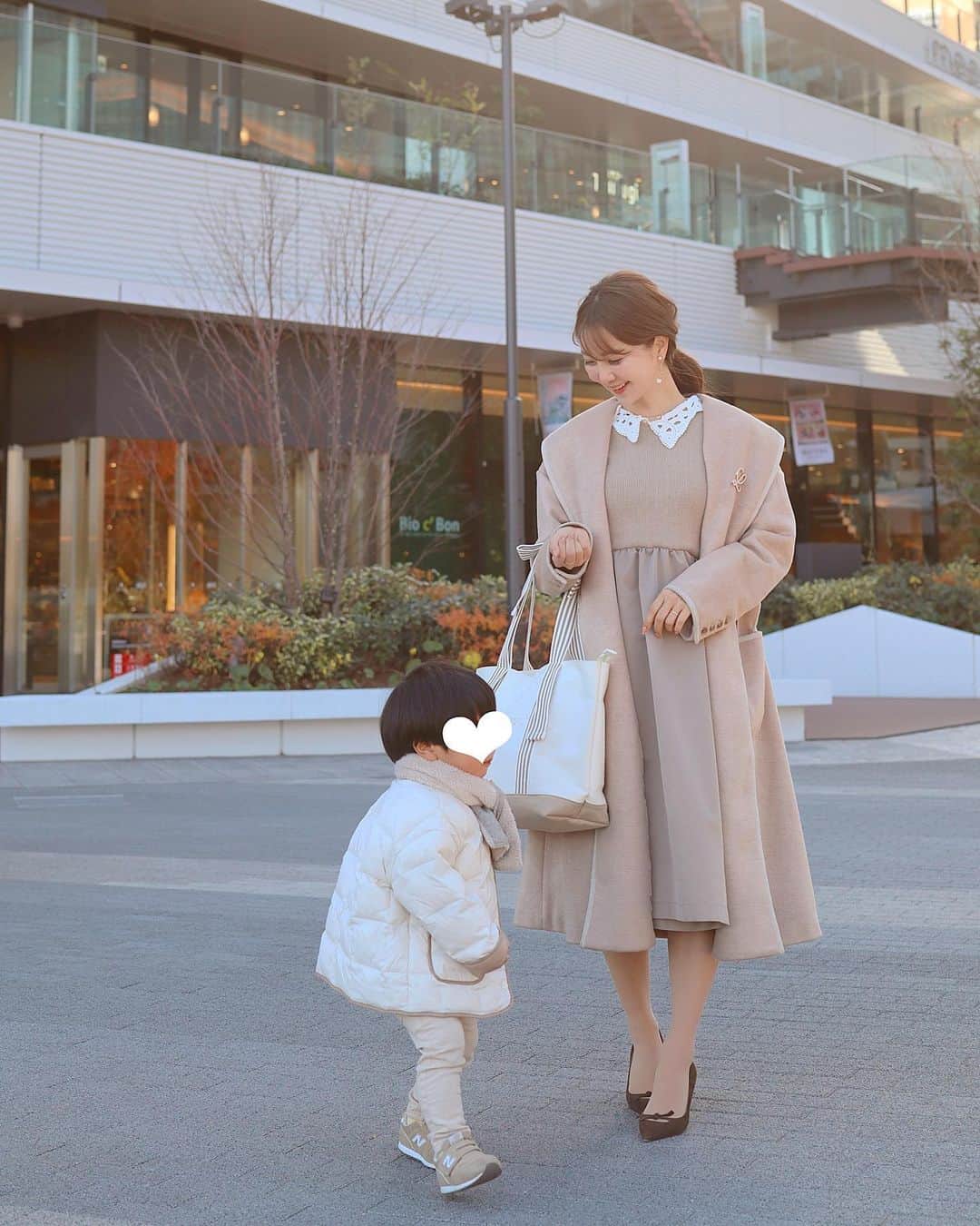 中田絵里奈さんのインスタグラム写真 - (中田絵里奈Instagram)「. クリスマスが終わったら一気に年末感🎍 やることリストはまだまだ残ってるけど このバタバタ感も結構すきだったり…🥳 . とにかく体調第一で元気に過ごしましょう♡  . . #師走 #今日のコーデ #親子コーデ #ベージュコーデ」12月27日 22時24分 - erinanakata