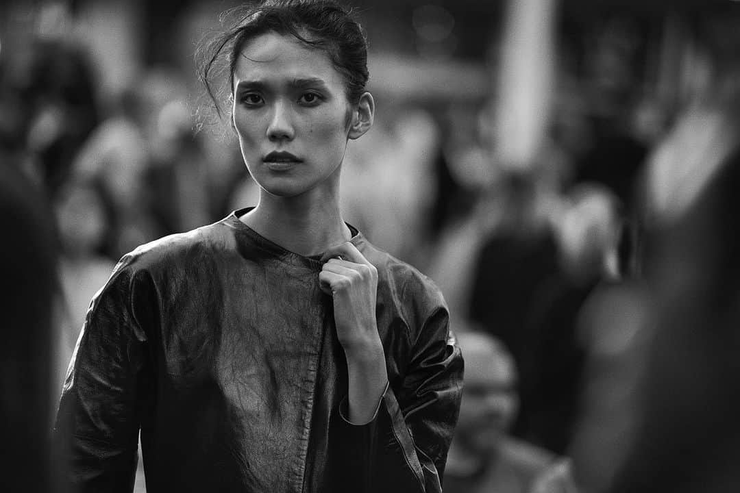 ピーター・リンドバーグさんのインスタグラム写真 - (ピーター・リンドバーグInstagram)「Tao Okamoto, New York, 2016 #LindberghStories #DedicatedToFranca #vogueitalia」12月28日 4時04分 - therealpeterlindbergh