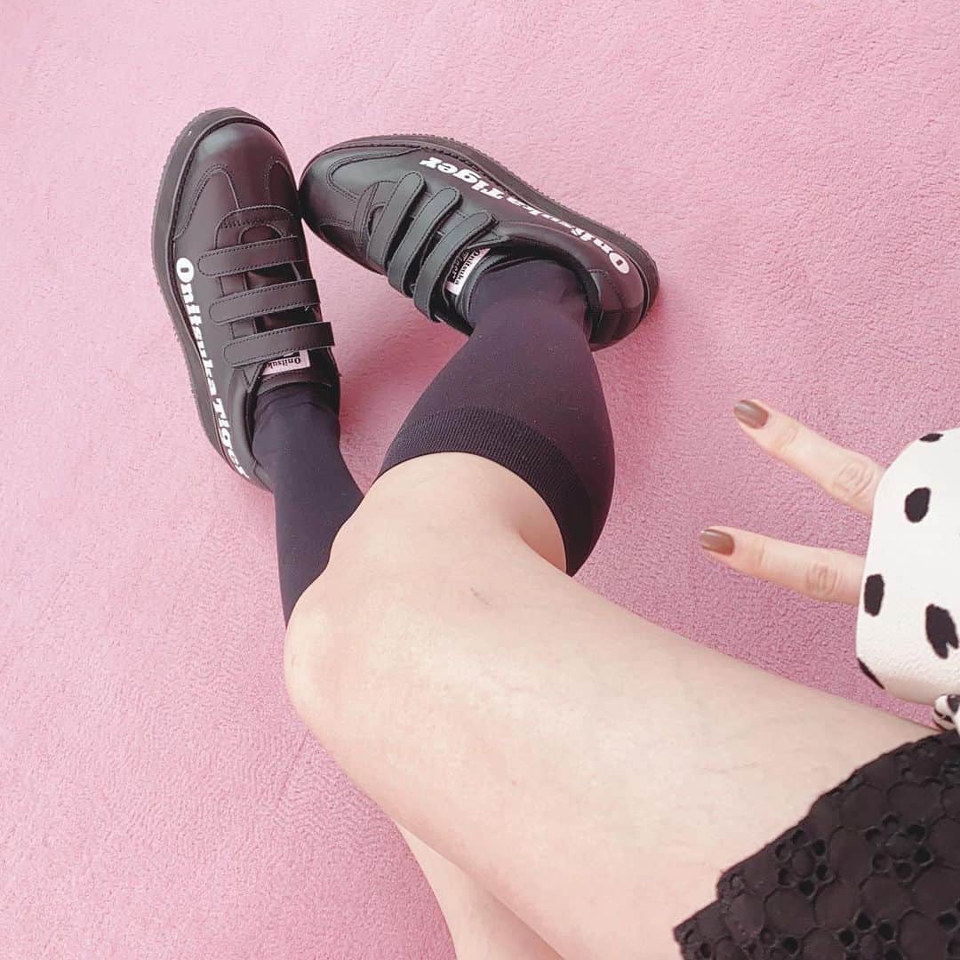 桃月なしこさんのインスタグラム写真 - (桃月なしこInstagram)「黒買った💙  #ZOZOSHOES #onitsukatiger #オニツカタイガー #桃月なしこ #なしこたそ」12月27日 22時45分 - nashiko_cos
