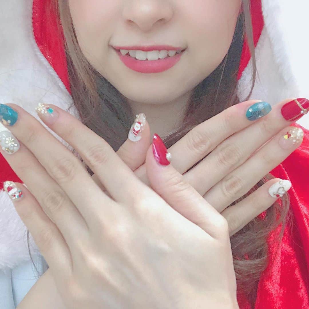 橋本陽菜さんのインスタグラム写真 - (橋本陽菜Instagram)「💅 * #クリスマス のために 頑張って作った #クリスマスネイル 🎄 ただ、写真のセンスがなく、、、 どう撮ればいいのか研究します😢💦 🎅🏻や🦌もいるから見つけてね😁 🎄もあるよ✨ 全体的に冬感増し増しです❄️☃ * #pyonnail #pyonstagram  #AKB48 #チーム8 #チームK #富山 #はるpyon #橋本陽菜 #圧倒的橋本陽菜 #橋本陽菜を広める」12月27日 22時46分 - 48pyonz_toyama