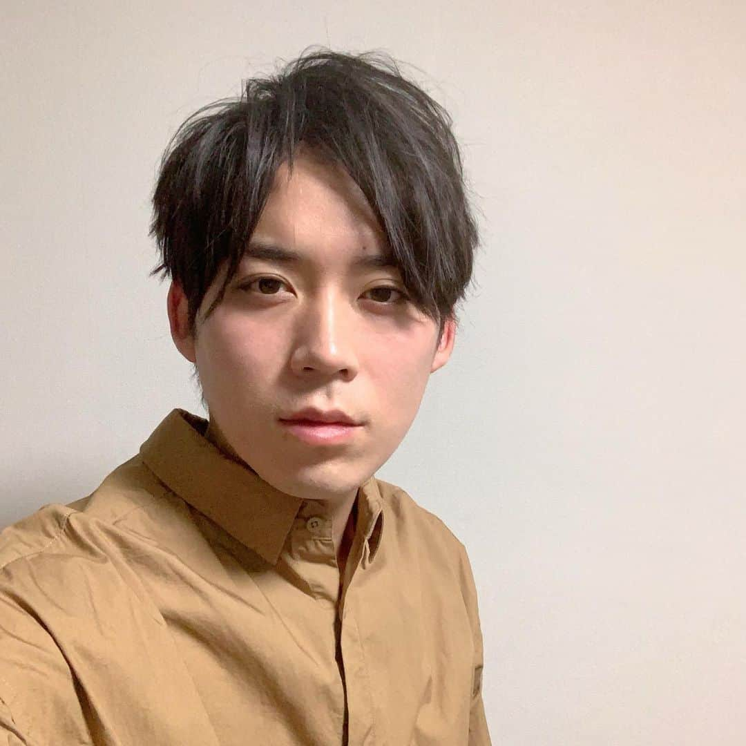 佐藤大樹さんのインスタグラム写真 - (佐藤大樹Instagram)「こんばんは、小瀧望です。爆笑ターンテーブル見てくれたジャス民のみんなありがとう🌈  #親方mcお疲れ様 #ジャニーズwest  #小瀧望 #細めで見てね #コンタクト外してね #眼鏡もとってね #爆笑ターンテーブル」12月27日 22時53分 - kumamushi_sato