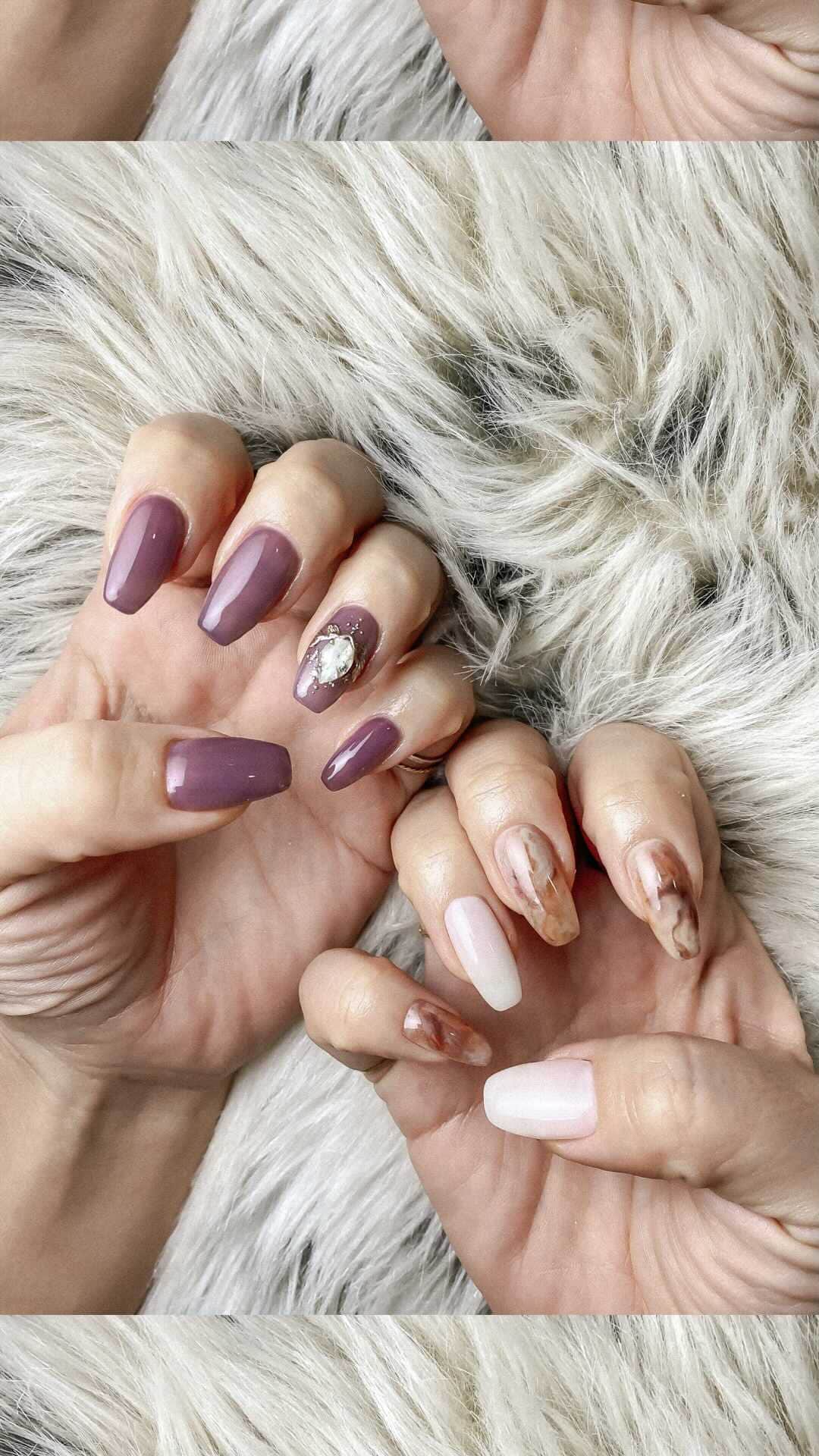 Manamiのインスタグラム：「New 💅🏼🤍💜🤎 right @moonlit_kaori  left @moonlit_minori   2人にお任せしたら最高に可愛くなった😭🤍 うるうるつやつや💖 あーーー私の爪可愛い😭💗💗💗 ㅤ ㅤ ㅤ ㅤ ㅤ  #mananails #moonlit #moonlitbymananails #nail #nails #nailart #art #naildesign #design #gelnail #gelnails #nailsalon #handdrawing #handpainted #japan #美甲 #ネイル #ネイルアート #ネイルデザイン #デザインネイル #デザイン #アート #ジェルネイル #手描きアート #ネイルサロン #表参道ネイルサロン #表参道 #青山ネイルサロン #青山」