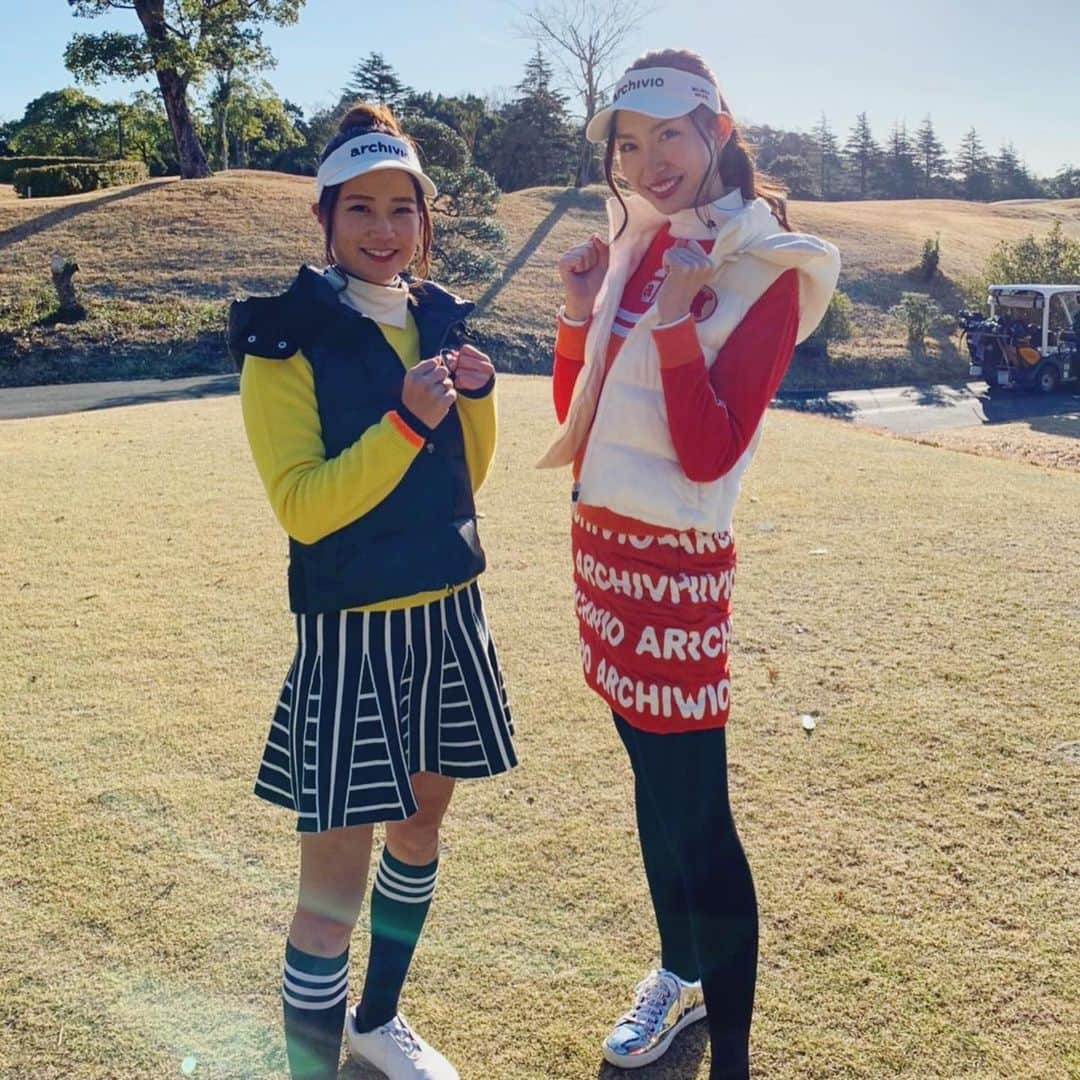 中島亜莉沙さんのインスタグラム写真 - (中島亜莉沙Instagram)「@nami73_golf さんのYouTubeに出演させて頂きました😆🙏🏻❤️  とっても可愛いナミちゃんと白熱ラウンド対決！なんだけど、ほのぼのラウンド楽しかったな〜🥰  26日(昨夜)から年始にかけて 配信される予定です🎍  年末大掃除をしながら、 年越し蕎麦を食べながら、 凧揚げしながらでも、 是非見てくださいな☺️❤️  感想も聞かせてくれたら 全力でニヤけます🥺🥰🥺  ウェア　@archivio.official_online   #archivio #golf #YouTube #アルチビオ #ゴルフ #ゴルフ動画 #ナミゴルフ #ゴルフウェア」12月27日 23時25分 - arisan_days