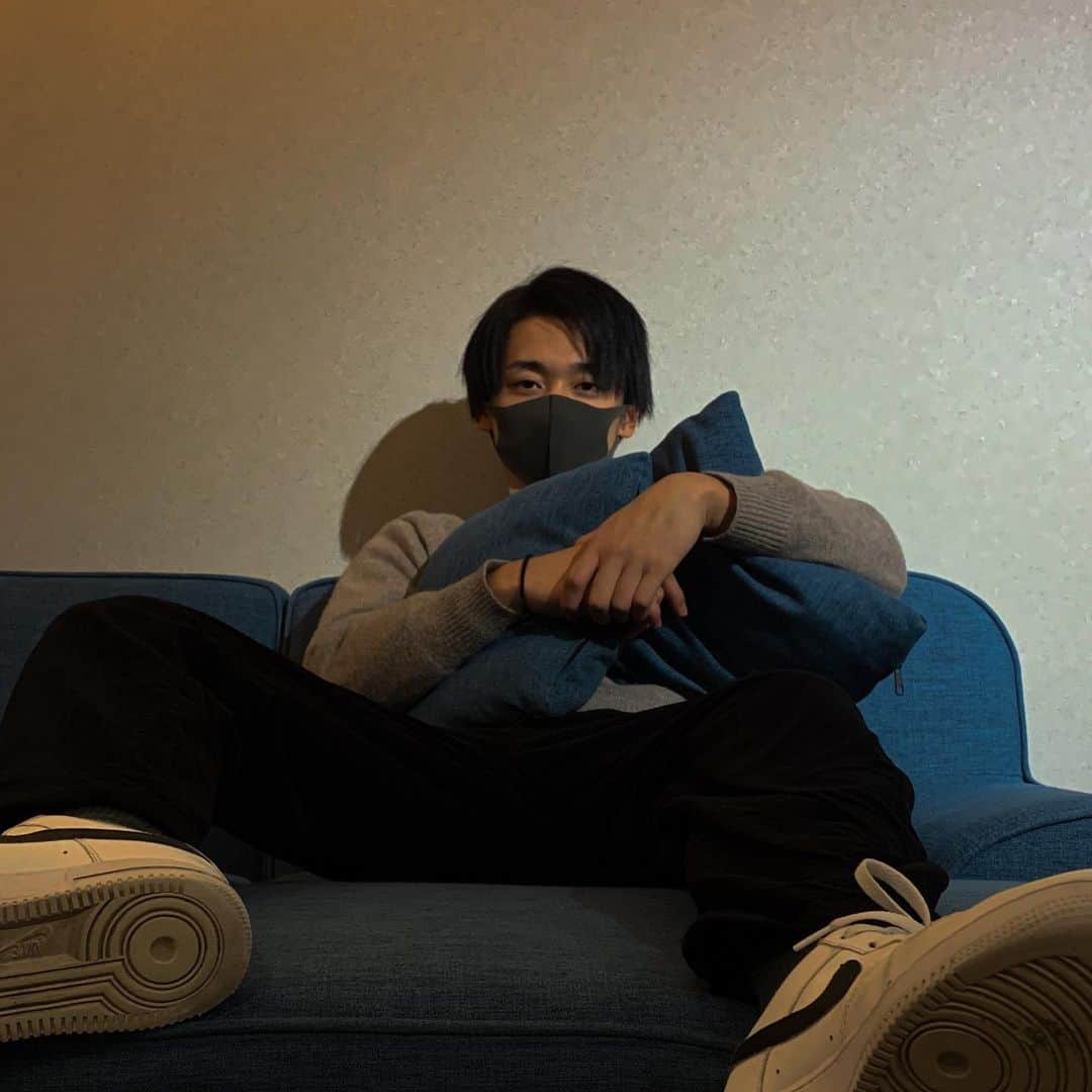 石内呂依のインスタグラム：「Relax🤭」