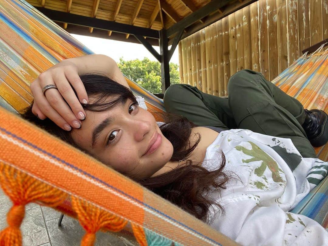 ダイアナ・ヴェラスのインスタグラム：「just stopping by to say hello n good morning」