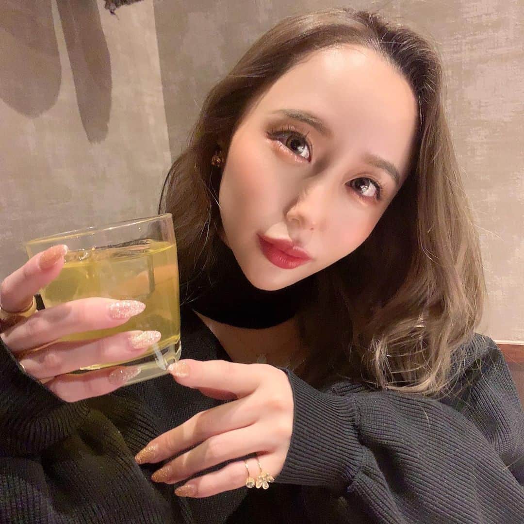 生田千秋さんのインスタグラム写真 - (生田千秋Instagram)「今日も1日お疲れ様でした💓﻿ ﻿ 本日28日は初のオフイベです🌹✨﻿ 緊張するー！！﻿ １９時〜ぜひ会いにきてください✨ ﻿ #まえちー #17live」12月28日 0時11分 - maechi_0815