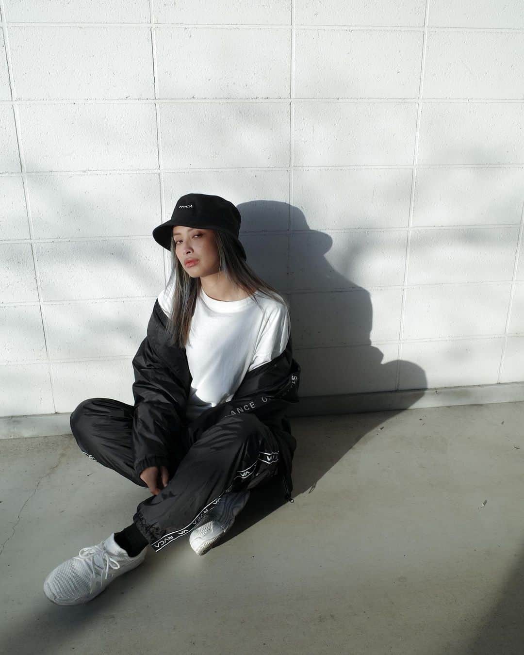 島野ミキさんのインスタグラム写真 - (島野ミキInstagram)「・ ・ setup…@rvcajapan / @azulbymoussy_official めちゃくちゃあったかいの❤︎ ・ ・ #RVCA #RVCAJAPAN #RVCASPORTS #RVCA_AZUL #azulbymousuy #fashion#ootd#coordinate#アパレル #ファッションコーデ #トレンドコーデ #大人コーデ #大人カジュアル#今日のコーデ#ファッション#オシャレ#コーデ#シンプルコーデ #アパレル #ワンマイルウェア #youthfulsurf #ユースフルサーフ#ootd4nylonjp#ootdfashion」12月28日 0時33分 - miki_shimano