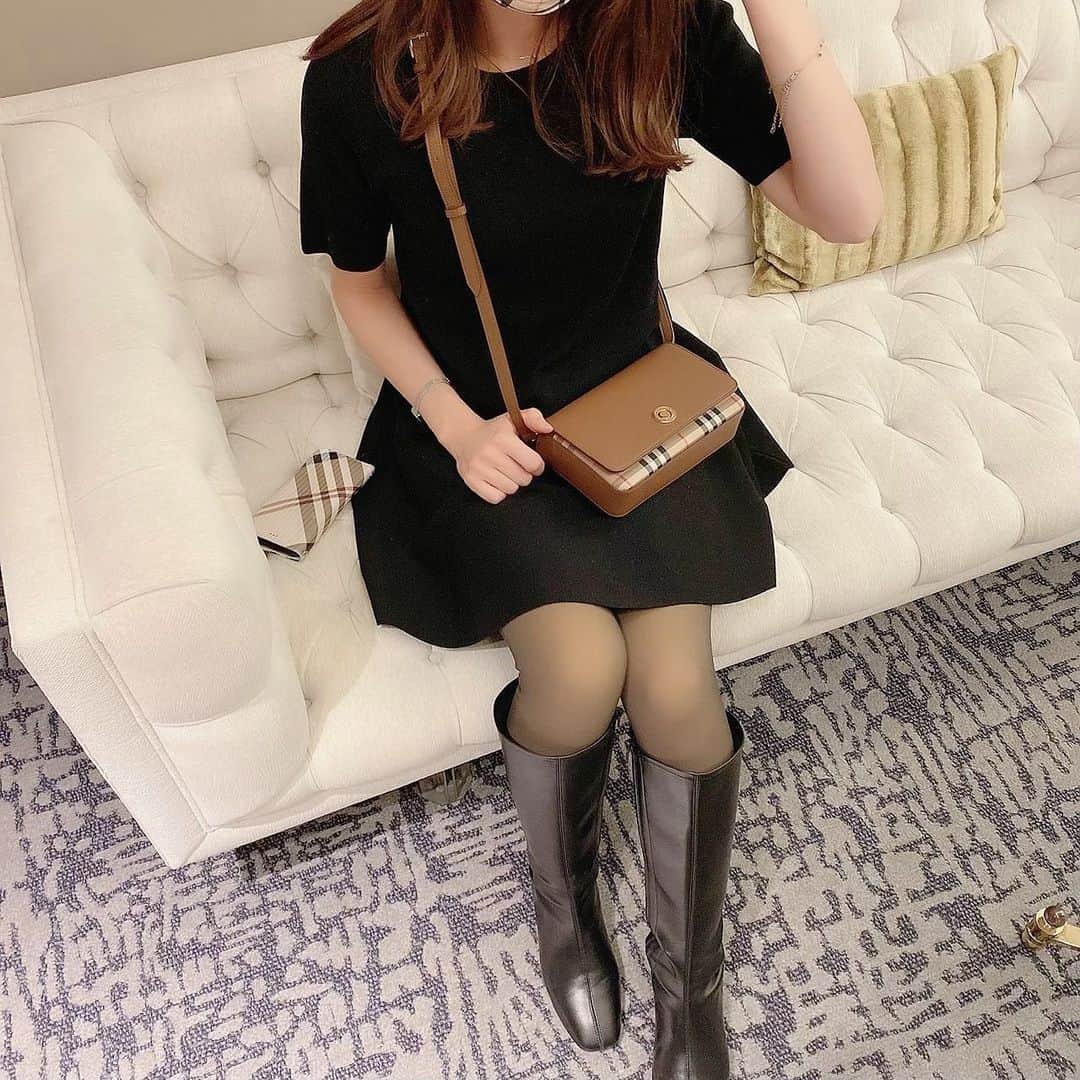 nyaachanさんのインスタグラム写真 - (nyaachanInstagram)「* もちろんマスクもチェックつけえた😂 どんだけ好きなんってくらいチェック好き❤︎ カバン🧳可愛い🥺❤️らぶすぎる🥺💓 * * #コーディネート#ワンピース#今日のコーデ#冬コーデ#snidel#ロングブーツ#お洒落さんと繋がりたい#coordinate#Burberry#バーバリーチェック#バーバリー#今日の服#ありがとう#感謝」12月28日 0時32分 - naokoko70