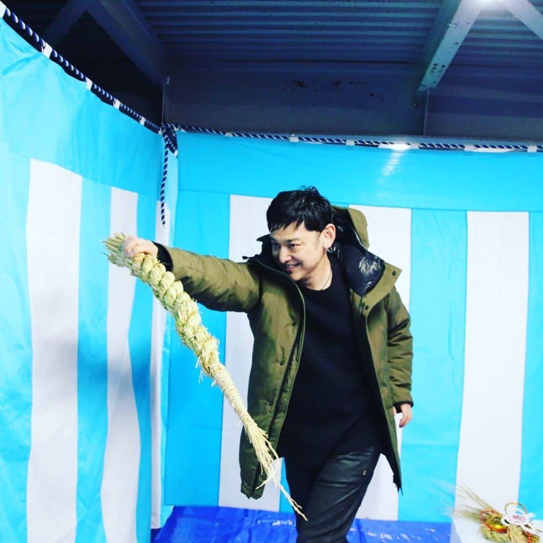 宮田麺児さんのインスタグラム写真 - (宮田麺児Instagram)「育てた山田錦の稲藁で しめ縄造り」12月28日 0時42分 - miyatamenji