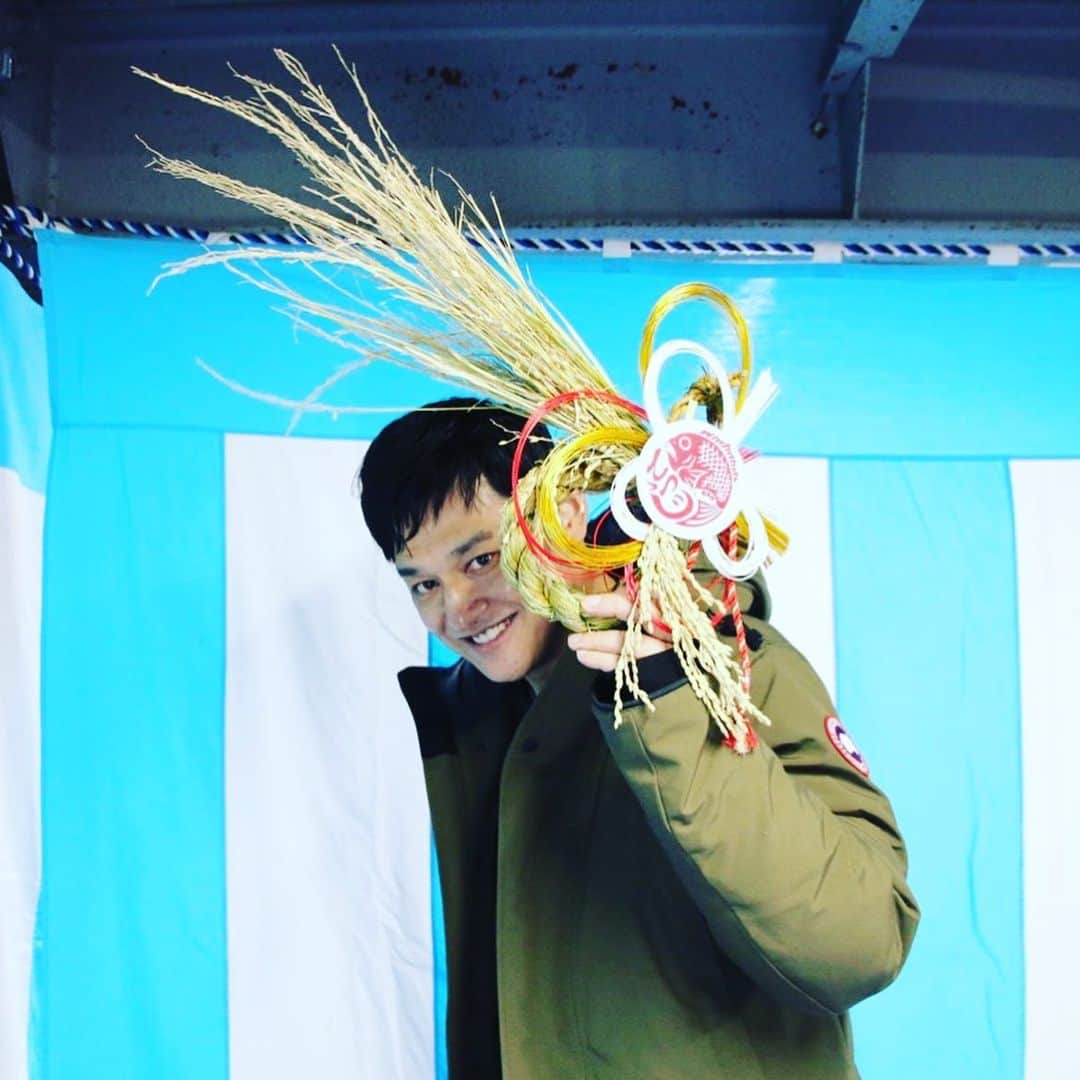 宮田麺児さんのインスタグラム写真 - (宮田麺児Instagram)「育てた山田錦の稲藁で しめ縄造り」12月28日 0時42分 - miyatamenji