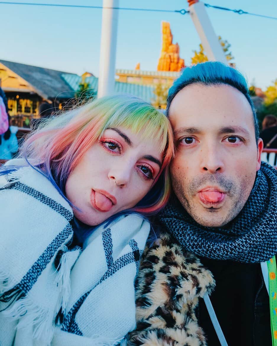 ニック・マーティンのインスタグラム：「Happy birthday to my incredible, inspiring, & beautiful wife @mrsjennamartin ❤️ This was photo was taken in Tokyo last year when we celebrated her birthday there. I’m so fortunate to travel the world & experience so many things with this human being, but even more fortunate to say that I spend every single day of my life as her husband. She’s a positive light in many peoples lives and I’m grateful to be one of them. I love you immensely ❤️❤️❤️ Everyone go wish @mrsjennamartin a happy birthday!! 🎉🎉🎉」