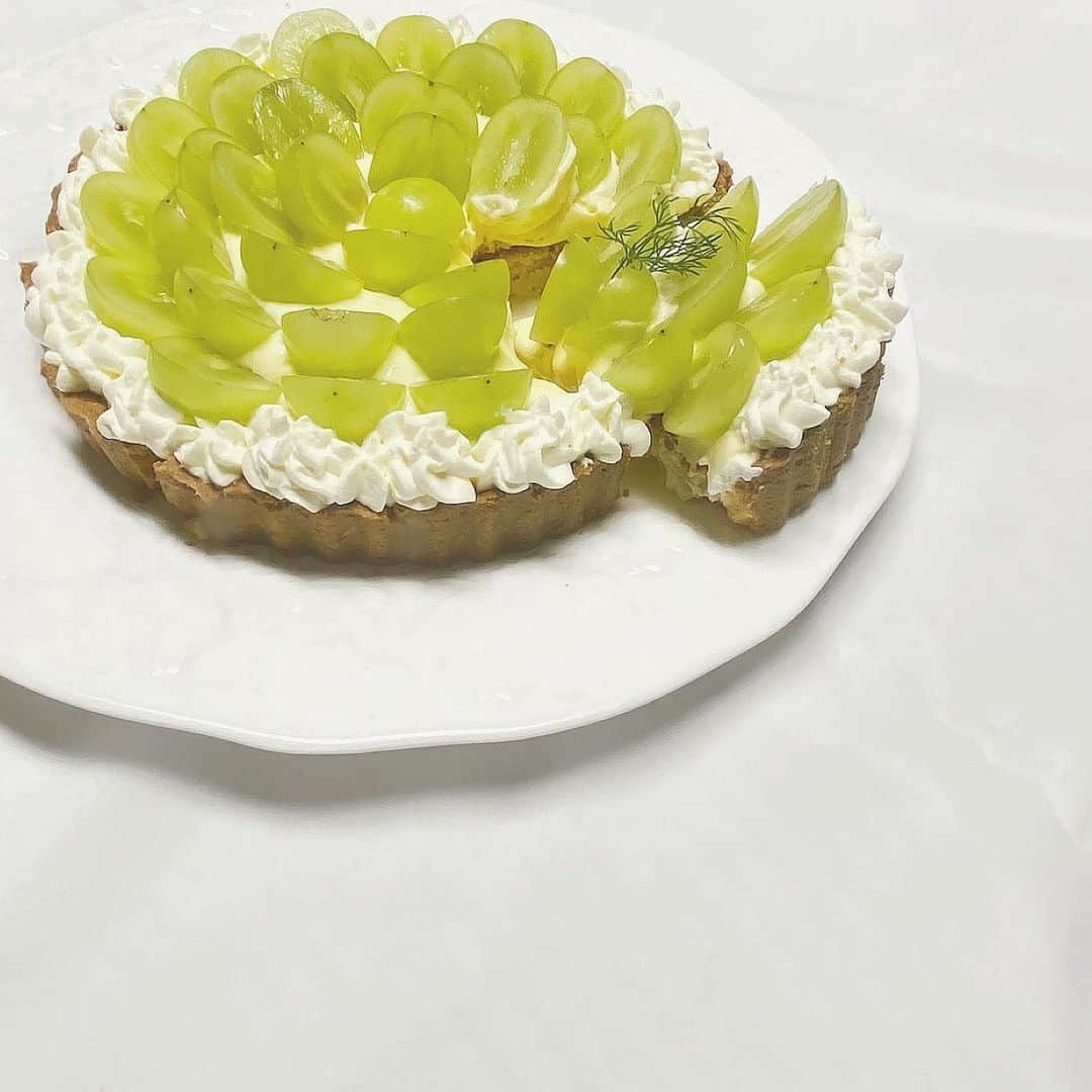 麻生果恩のインスタグラム：「初タルトつくりました🥧 生地作るの難しいっ！！！でも美味しかった🧸」