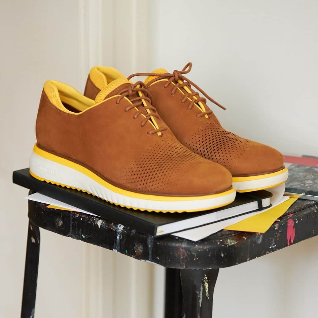 Cole Haanのインスタグラム：「These ZERØGRAND Eon Wingtip Oxfords come with a bright yellow accent, because shoes this stylish are dangerous. Safety first.」