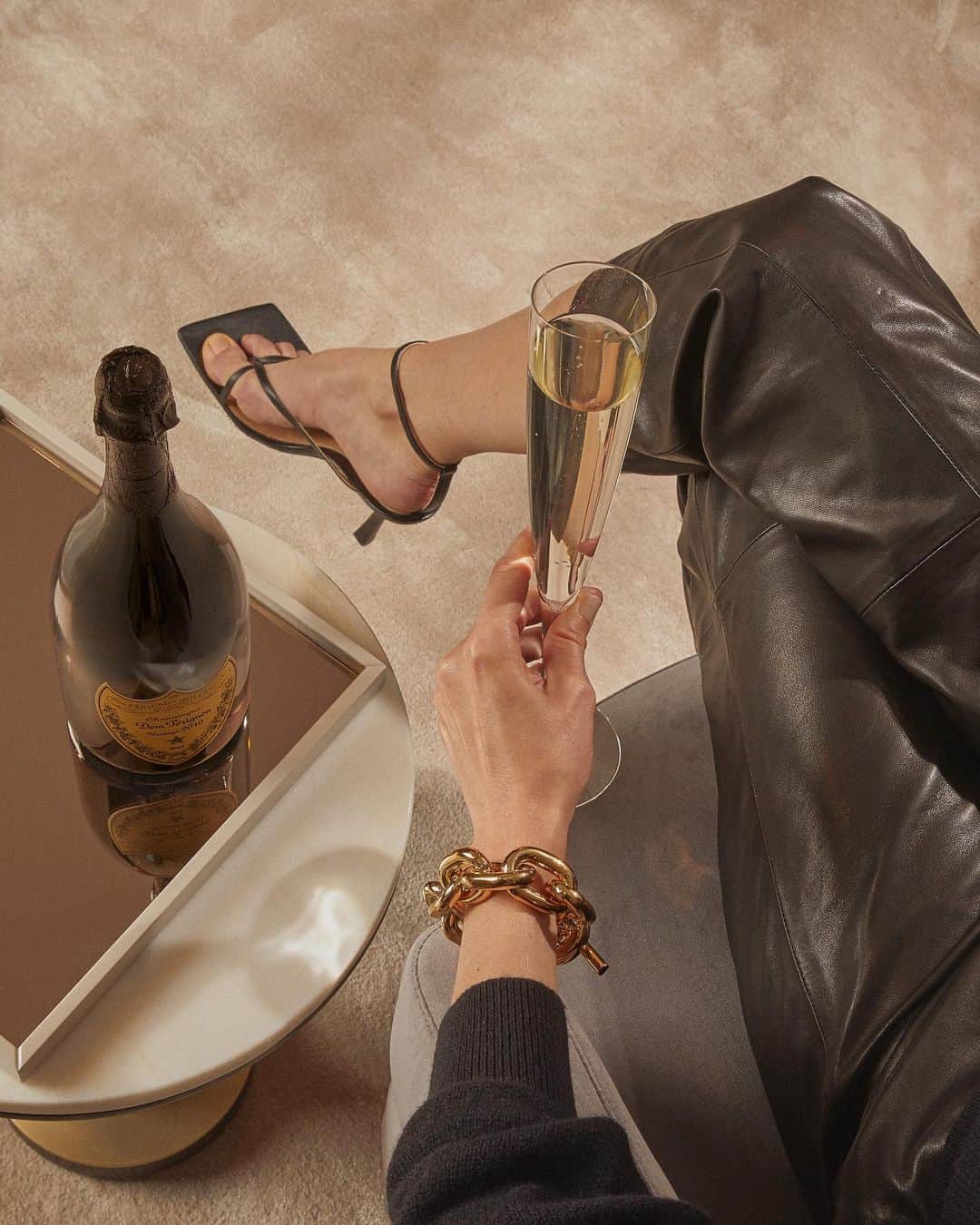 Harrodsのインスタグラム：「How to transform nights in? A glass of #DomPérignonVintage2010 – luminous and fresh on the nose, with a full and aromatic palate and a scintillating, saline finish.  #Harrods #HarrodsFashion #HarrodsFood #DomPérignon   Our stores are closed – but you can still shop online at harrods.com.   Drink Responsibly DRINKAWARE.com」
