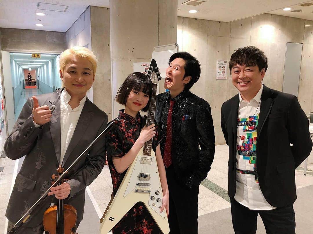 本間昭光のインスタグラム：「2020 ミュージックステーションウルトラスーパーライブ 関ジャムバンドです！  #mステウルトラsuperlive  #関ジャニ #関ジャム #清塚信也 #NAOTO #Rei」