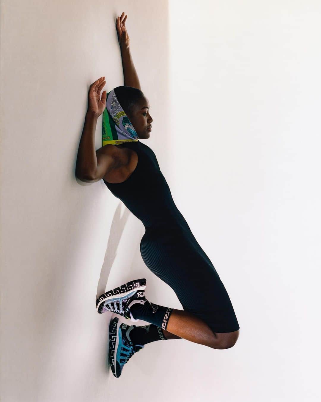 ジャンニヴェルサーチさんのインスタグラム写真 - (ジャンニヴェルサーチInstagram)「Power moves - new #VersaceTrigreca sneakers add confidence to your step. Find them at the link in bio.  Photos by @hypebeast」12月28日 1時58分 - versace