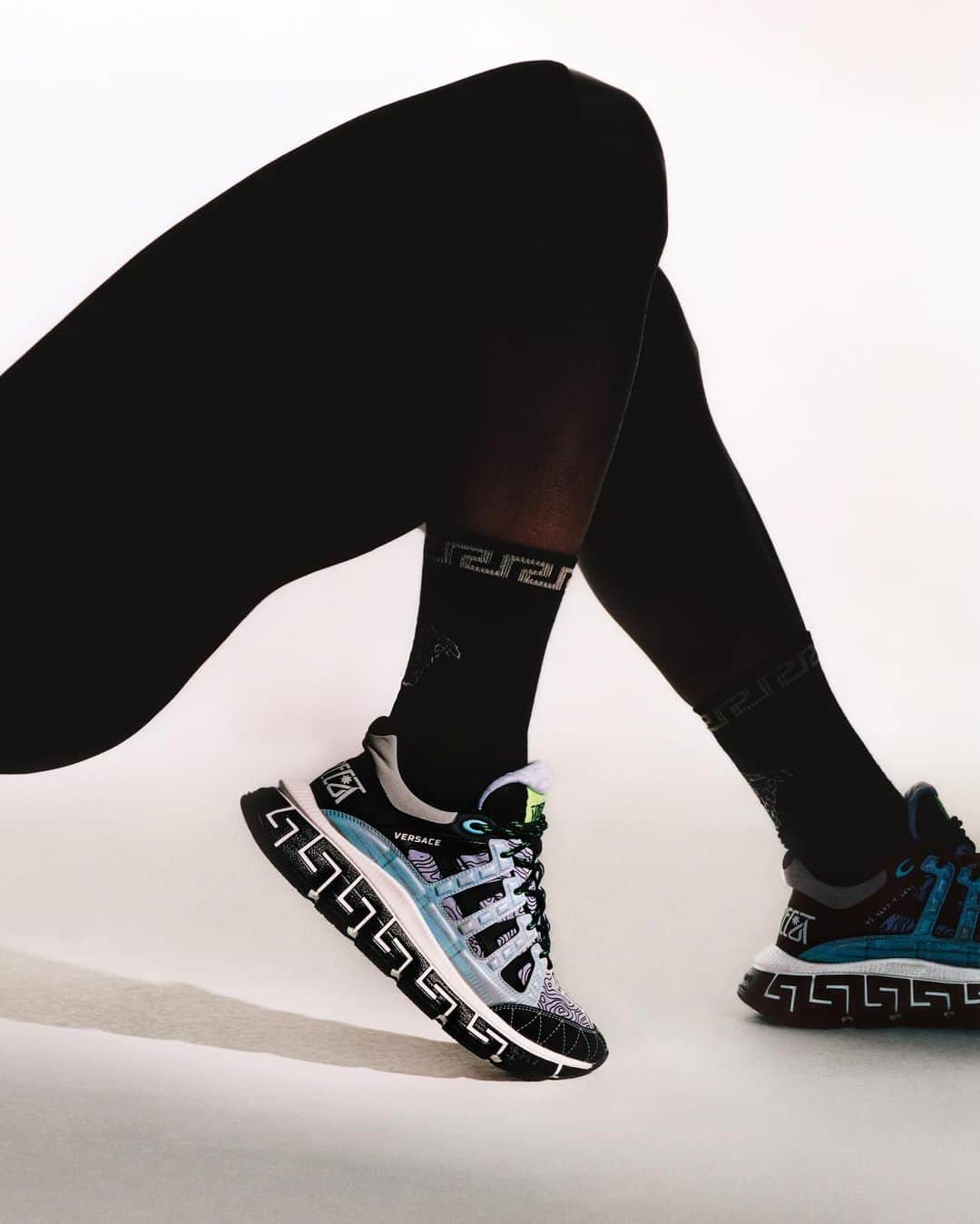 ジャンニヴェルサーチのインスタグラム：「Power moves - new #VersaceTrigreca sneakers add confidence to your step. Find them at the link in bio.  Photos by @hypebeast」