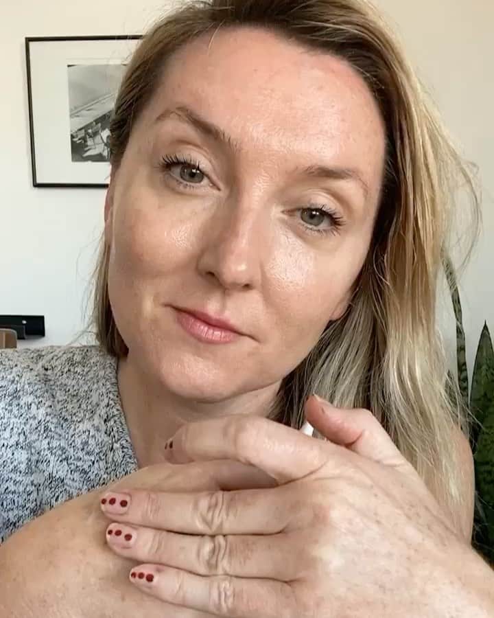 Weledaのインスタグラム：「Our Sheer Hydration Daily Dew Lotion is the perfect gel texture moisturizer that delivers a weightless and glassy finish! ✨🌵 @missjobaker」