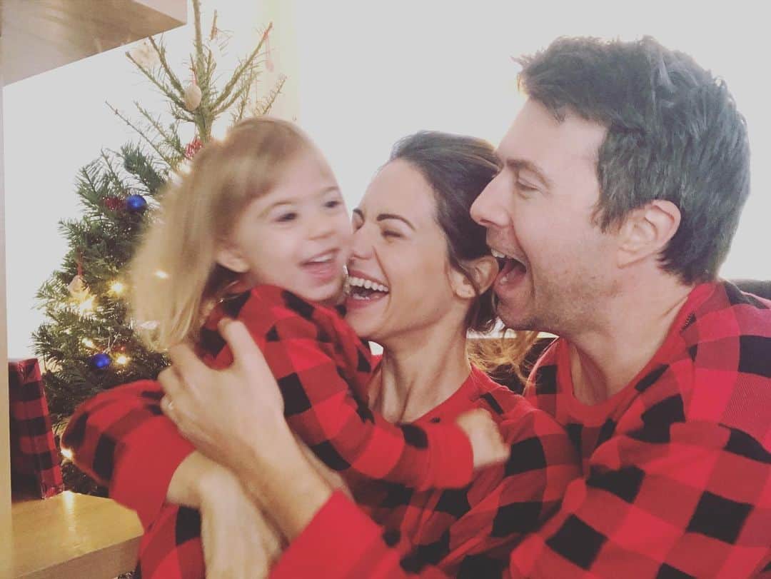 リンジー・フォンセカのインスタグラム：「#outtakes #elfontheshelf」