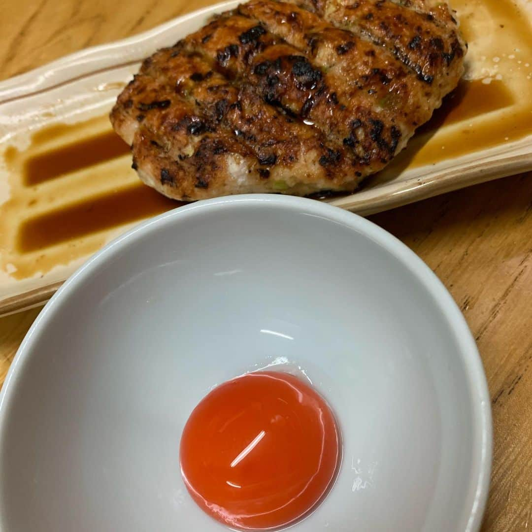 小田島沙知（かぎしっぽ）さんのインスタグラム写真 - (小田島沙知（かぎしっぽ）Instagram)「外食飯テロ10枚揃いましたのでお納め下さい。 今年は中々外食いけずでしたが、だからこそ行く時は美味しいところに行けたので満足です！ ほぼ同じラーメン屋と肉ですが！  #かぎしっぽさち #女芸人 #飯テロ #ラーメン #肉 #そば #カレー #オムライス #パスタ #つくね #ステーキ #和光」12月28日 13時22分 - kagisippo_sachi