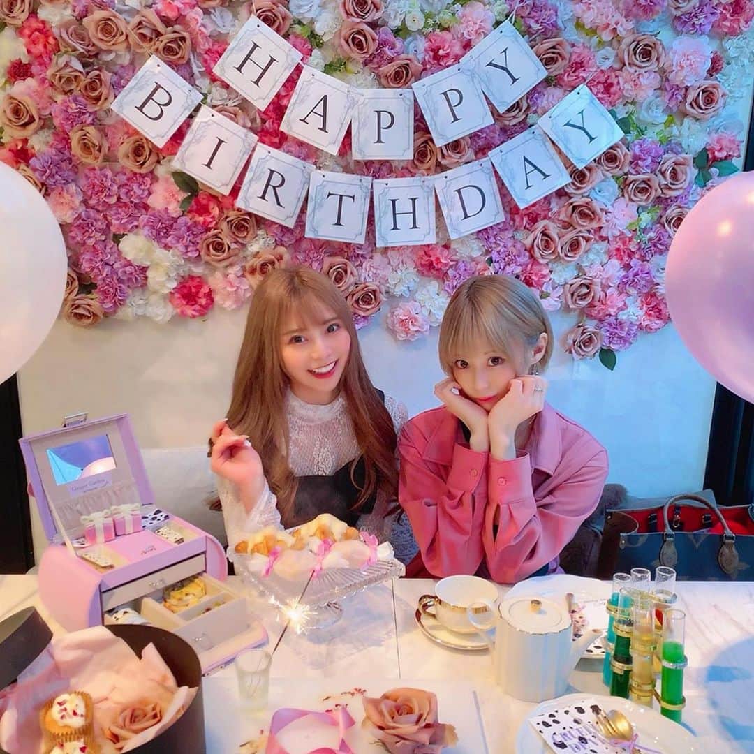 星川凛々花 （仁美まどか）のインスタグラム：「🌹🌸🫖✨﻿ ﻿ #12/25﻿ #誕生日﻿ #アフタヌーンティー﻿ #星川凛々花　﻿ #星川凜凜花　﻿ #AV女優　﻿ #セクシー女優　﻿ ﻿」