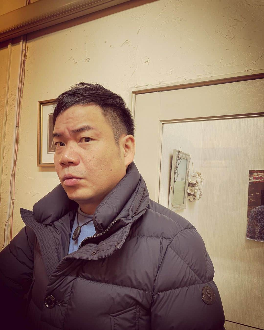 杉本知香さんのインスタグラム写真 - (杉本知香Instagram)「村田くんいつもお洒落✨  山さんと黒川さんもいい感じに歳を重ねてる😆 黒川さん、孫がいるかっこいいおじいちゃんな48歳😆  #中目黒美容室#glamb #とろサーモン村田#とろサーモン #アンバランス黒川 #アンバランス山本 #アンバランス」12月28日 11時57分 - sugimotoc