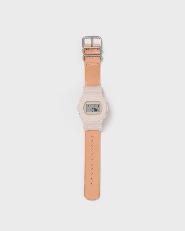 エンダースキーマのインスタグラム：「Hender Scheme’s leather band will develop a patina through usage and as time passes, while G-SHOCK will continue to tell the precise time. The “pit tanning method” was used for the leather to match the durability and usability of the G-SHOCK.⠀ ⠀ Hender Scheme × G-SHOCKのコラボレーション第2弾となるHender Scheme × G-SHOCK DW-5750HS20-4JFをリリースします。 12月28日よりスキマ抽選サイトで抽選応募開始。詳細はプロフィールのリンクからご確認ください。﻿⠀ ⠀ 12月31日(木) 20:00 web 抽選応募 終了 https://entry.henderscheme.com/gshock/web/ *Domestic shipping only⠀ ⠀ #henderschemexGSHOCK #henderscheme #GSHOCK #effectlab」
