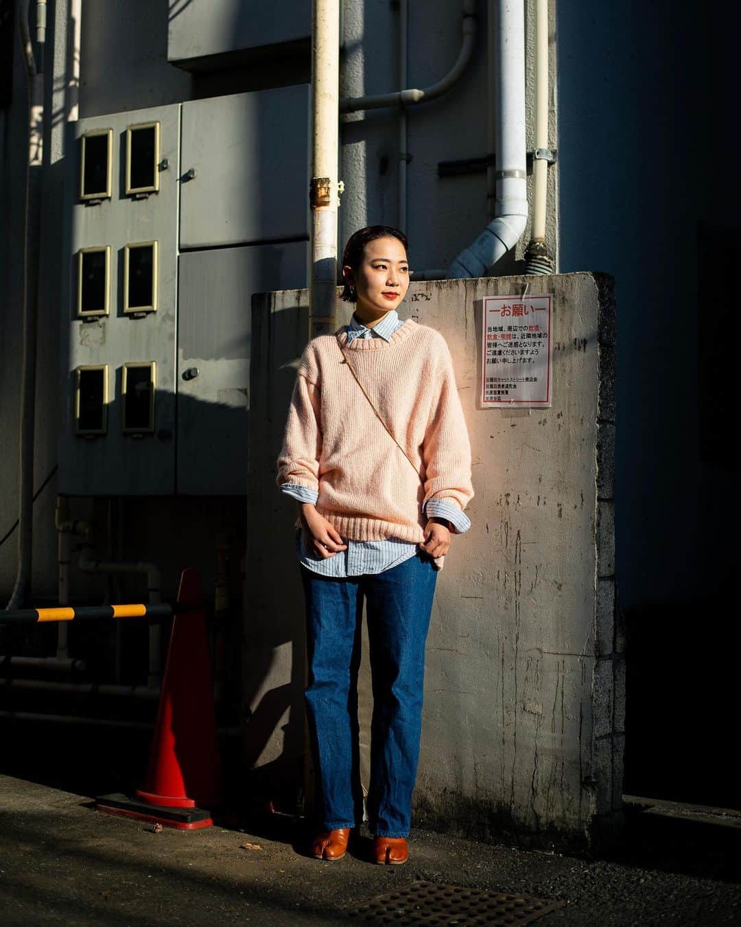 のインスタグラム：「【スナップ】 Name: 那須遥菜 Age: 23 Occupation: 美容師  Knitwear #UNUSED Shirt #RalphLauren Pants #MY Bag #HenderScheme Shoes #MaisonMargiela  Photo by @shouta_boy  #スナップ_fs #fashionsnap #fashionsnapwo_women #snap #ファッションスナップ #streetsnap #ストリートスナップ #japan #tokyo #fashion #streetstyle #streetwear #streetscene #ストリートファッション #style #コーディネート #tokyofashion」