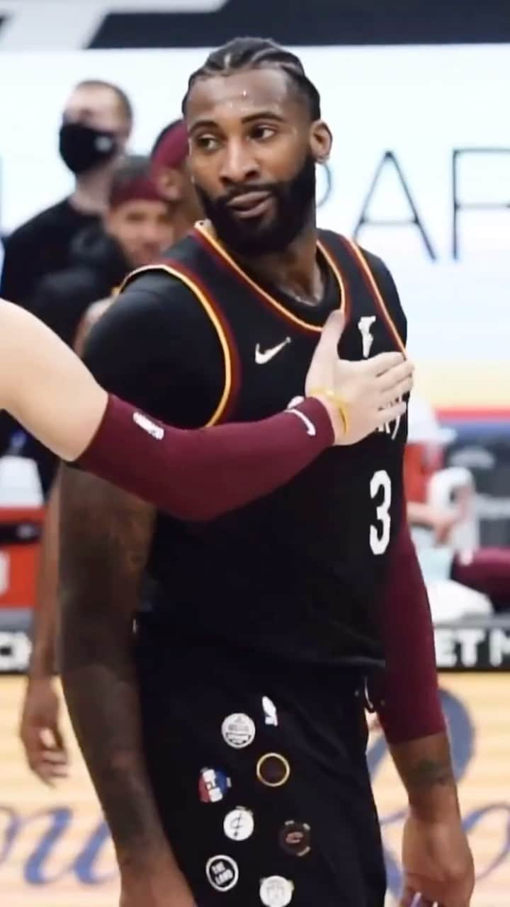 アンドレ・ドラモンドのインスタグラム：「Raising hell 😈 3-0 @cavs」