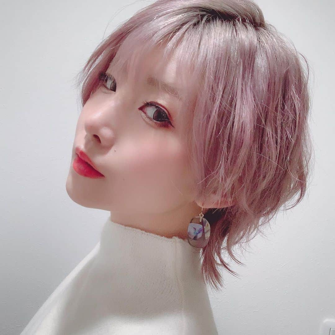 澁谷梓希さんのインスタグラム写真 - (澁谷梓希Instagram)「昨日の自撮りあげる🤳 . #japanesegirl #selfie #hairstyle #makeup #instabeauty #japanese」12月28日 13時02分 - azk_s811