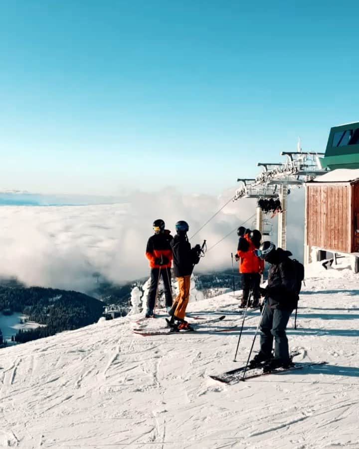 カルロス・ブーザーのインスタグラム：「Therapy Session 🏂 ... #HOLDAT 🎥: @paul.james.wydaho Edit: @mitch.sayers 🤙🏽」