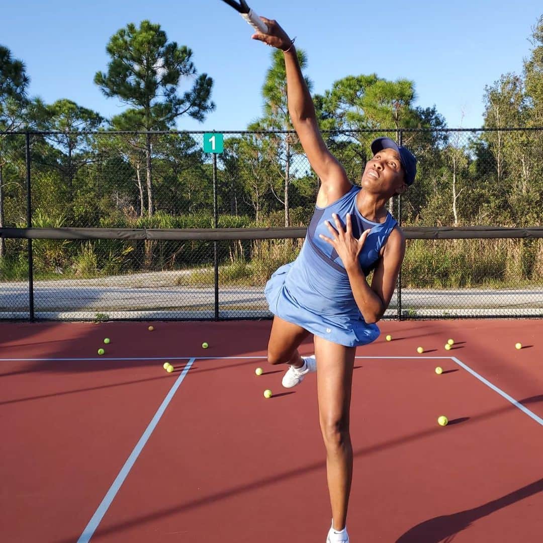 ビーナス・ウィリアムズのインスタグラム：「Big dreams for 2021 await us all. Stay healthy, stay hungry, and oh yeah, get to WORK! #teamVI」