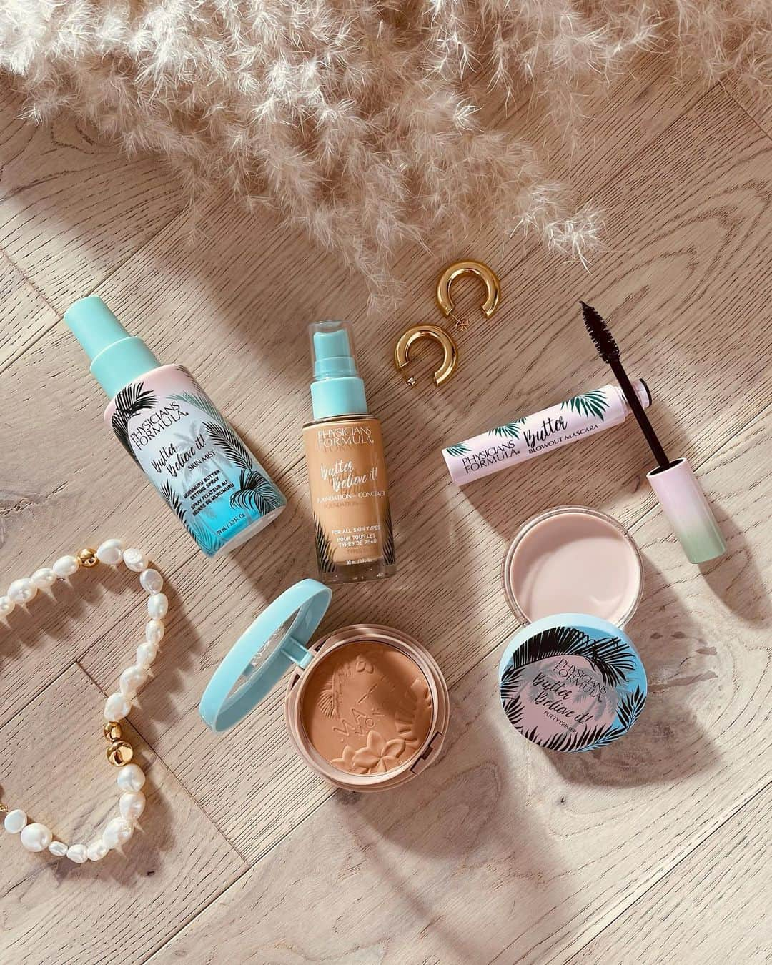 Camila Coelhoさんのインスタグラム写真 - (Camila CoelhoInstagram)「💗 Excited to share the newest additions to my favorite @physiciansformula #ButterCollection, including the new Matte Monoi Butter Bronzer that smells like a Tahitian vacation 🌴 coming soon! #physiciansformula #butterbronzer #ad ————」12月28日 4時37分 - camilacoelho