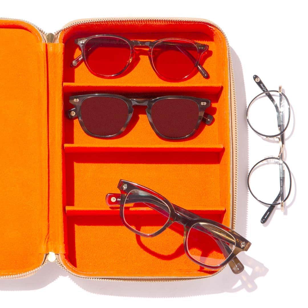 ジーエルシーオーのインスタグラム：「Always pack a spare (or three).」