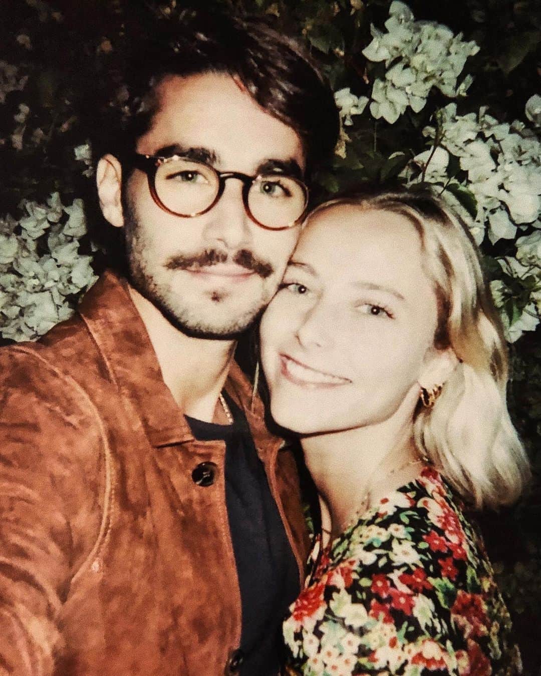 NICOLAS SIMOESのインスタグラム：「Happy birthday to the most beautiful one ♥️✨」