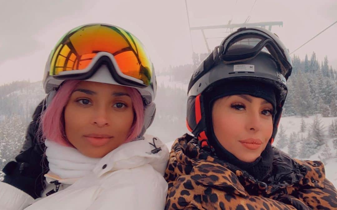 シアラさんのインスタグラム写真 - (シアラInstagram)「The Slopes Ain’t Ready 😎@vanessabryant」12月28日 5時26分 - ciara