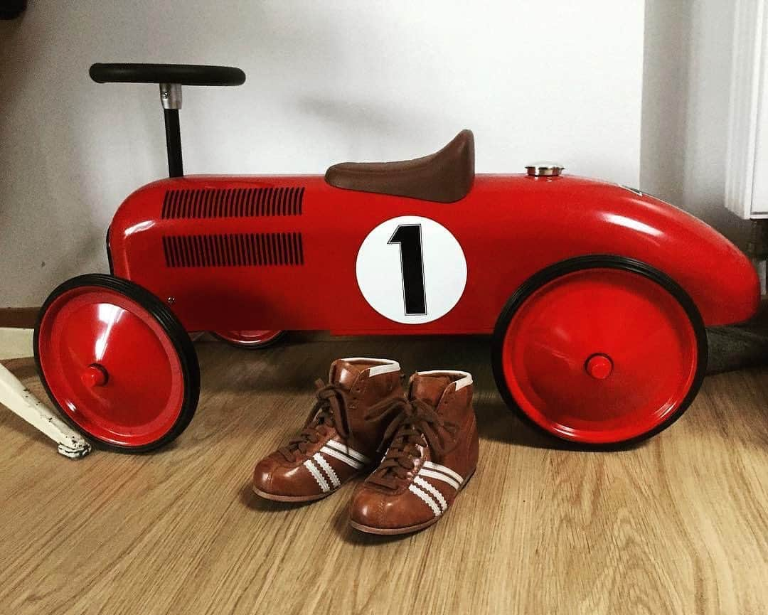 ツェハさんのインスタグラム写真 - (ツェハInstagram)「Zeha Berlin auch für Kinder ;) CARL HÄSSNER Mini Collection ❤️ DERBY in OnLineShop !  #zeha #zehafamily #derby  #berlin #liga #vintage #rennauto #zehakidz #kidzfashion #kinderschuhe #babyshoes #scarpebambini #heritage #luxury #luxurydesign #luxurybabywear #vintagesportswear #vintagebaby #vintagesport #kinderfüshballschuh #fussball #calcio #zehaberlin #babyfashion #minime #kindermode #oldgermanbrand #vintagetoys」12月28日 5時34分 - zehaberlin