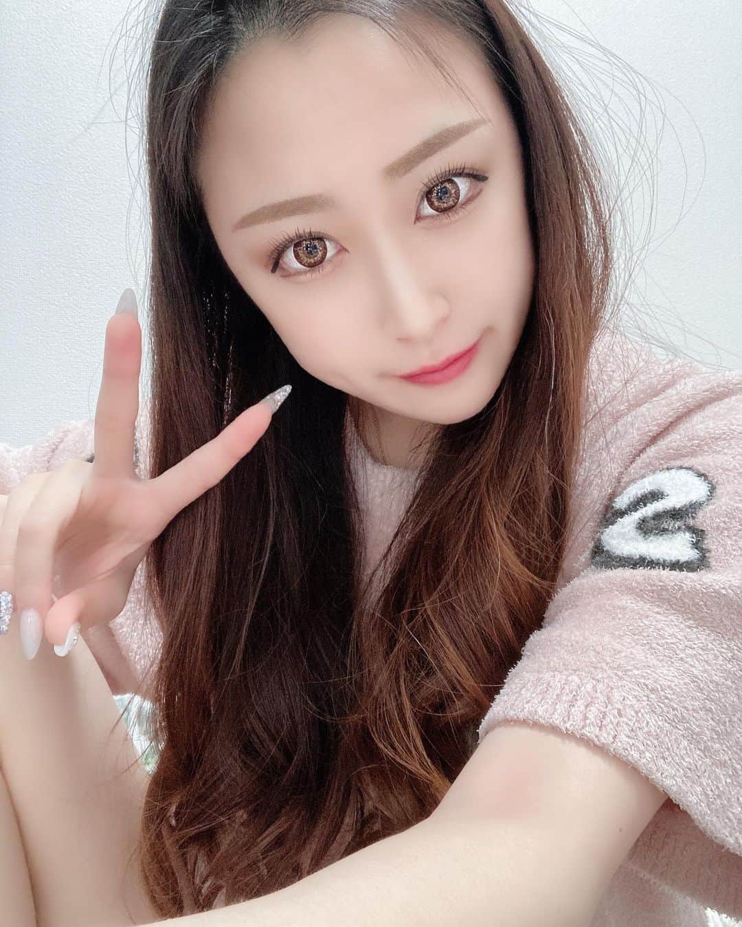 𝑼𝑴𝑰𝑲𝑨のインスタグラム：「・ 目の前にあるものを真っ直ぐ信じるがうみかのモットー😄 前髪上げたからデコひろし😄 ・  #錦#錦3#錦3丁目 #キャバクラ#キャバ嬢#名古屋#栄#女子大#ホスト#歌舞伎町#新宿#ミナミ#北新地#祇園#中洲#すすきの#夜職#ナイツネット#サロンドゴールド#おうち時間#followｍe #follow#f4f#followforfollowback #いいね返しは絶対 #いいねした人で気になった人フォロー #いいね返し」
